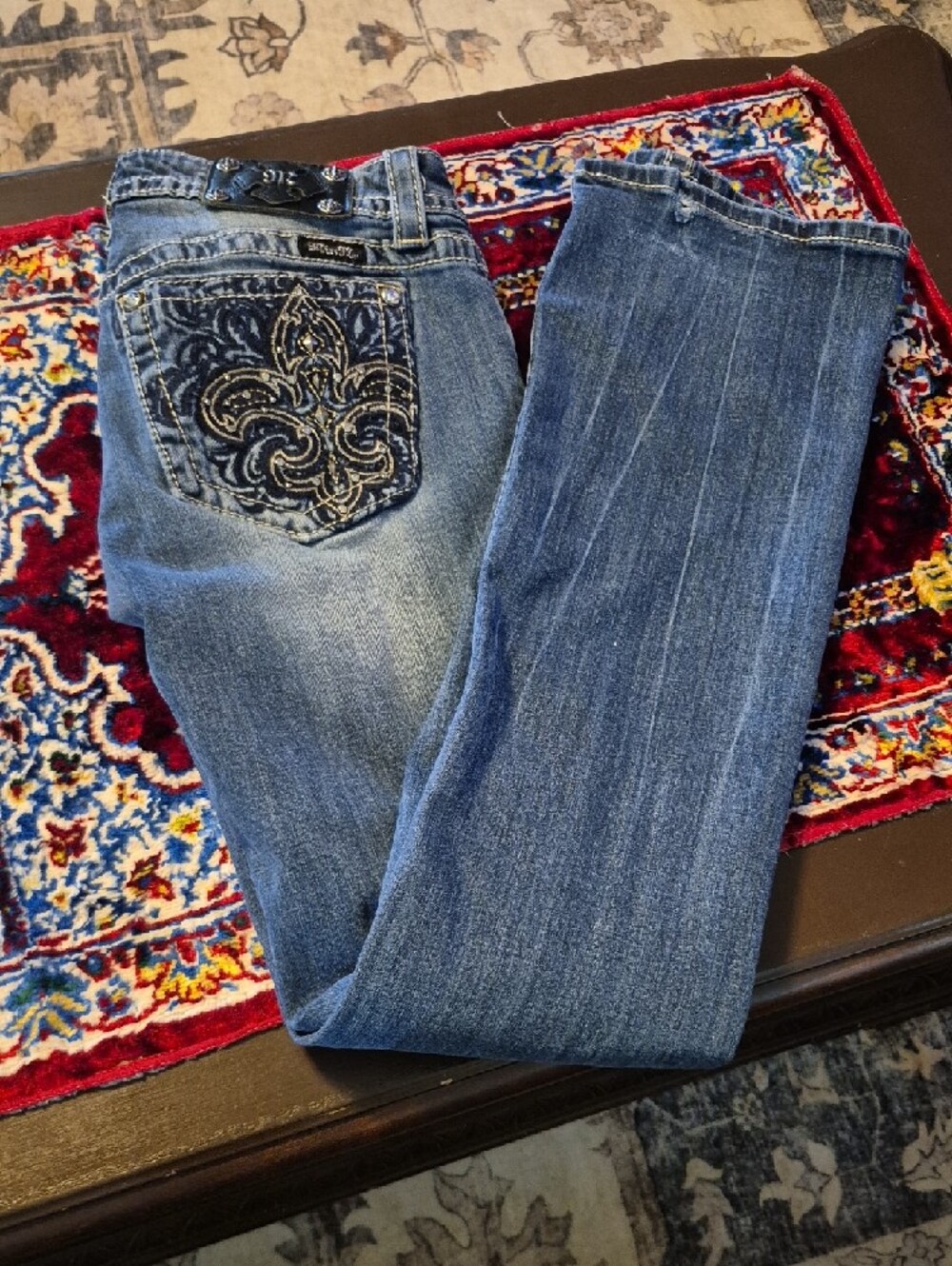 Miss Me Booycut Jeans Fleur-de-Lis Embellished emblemon Back Pockets.y2k.(2083C)